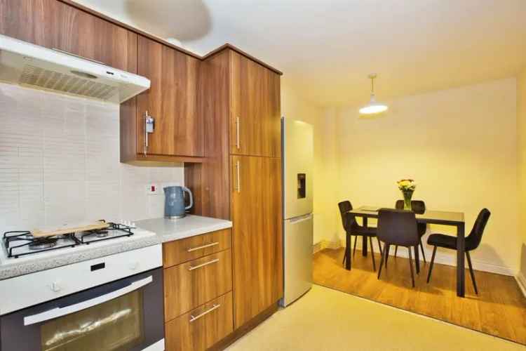 3 Bed House with Garage and Garden
