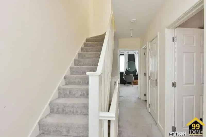 3 Bed House for Sale Near Train Station and Schools