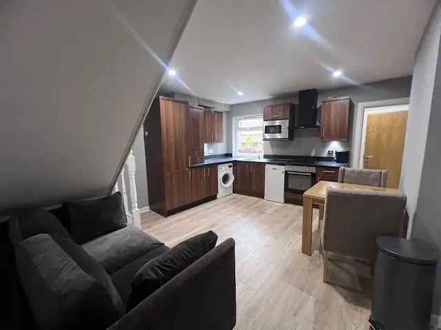 3 bedroom flat to rent