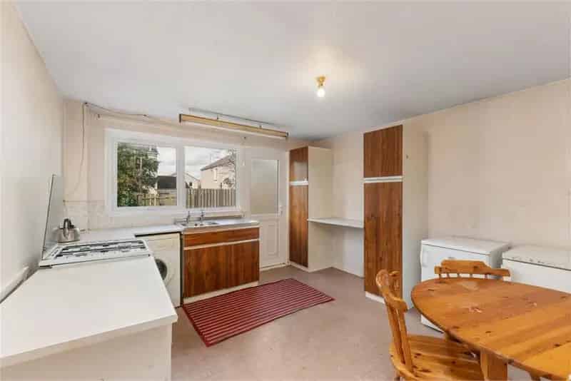 2 Bed End Terraced House with Garden and Garage