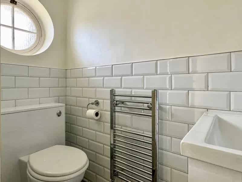 4 Bed Family Home Near Farnborough Mainline Station