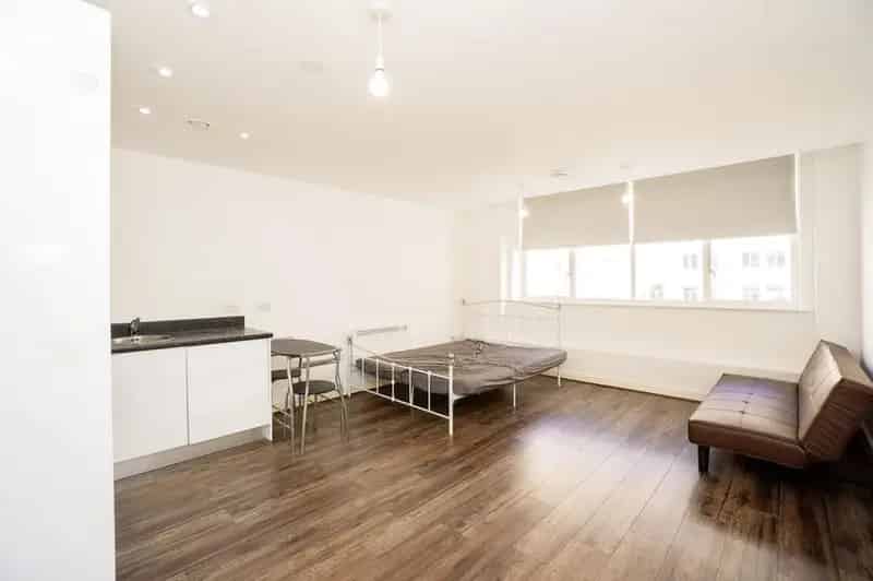 Liverpool Waterfront Studio Flat for Sale