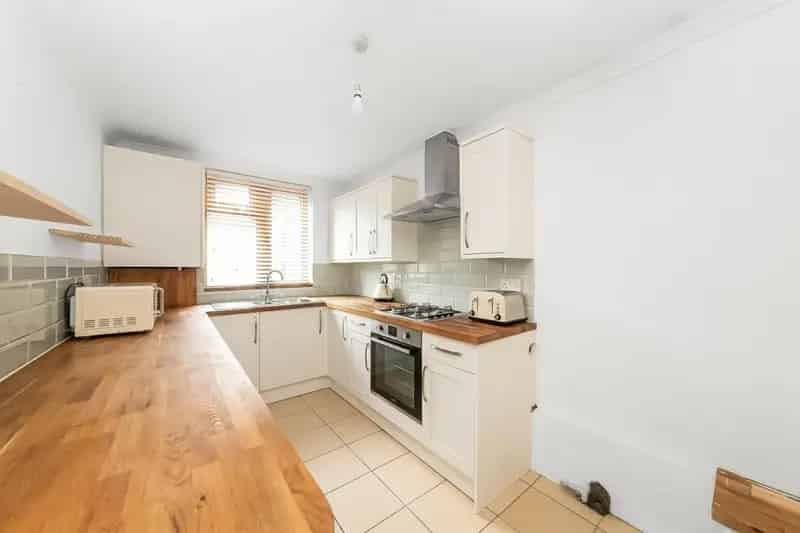 2 Bed Flat for Sale in Lee