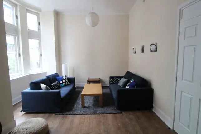 Flat to rent in Ingram Street, Glasgow G1