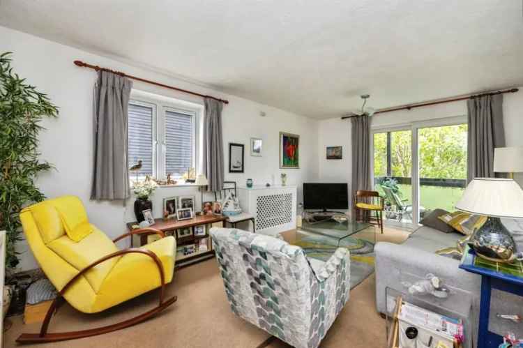 Spacious 2-Bed Apartment near Canterbury City Centre