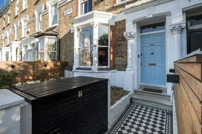 Spacious 3-Floor Family Home in London N5