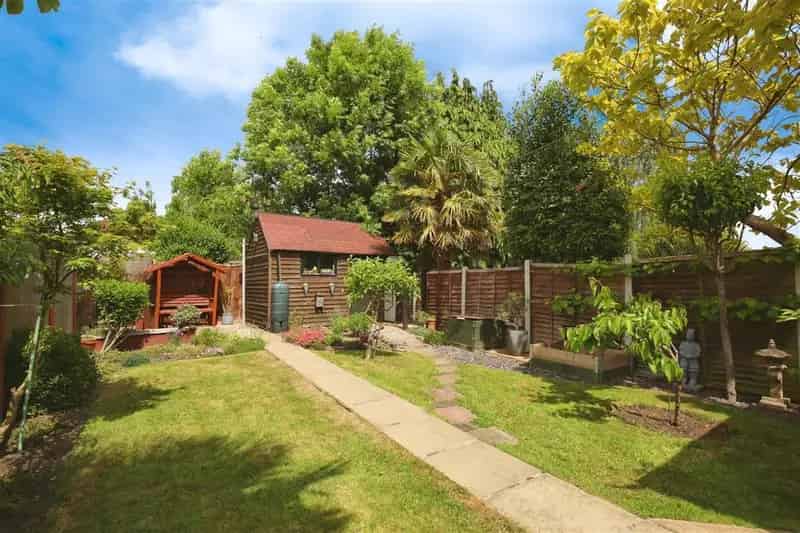 3 Bed House with Modern Kitchen and Converted Loft