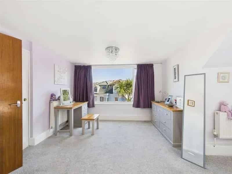 3 Bed Detached House for Sale