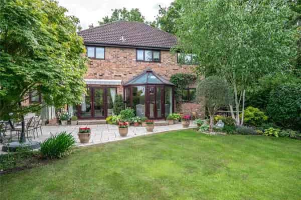 5 Bedroom Detached House For Sale in Forest Heights