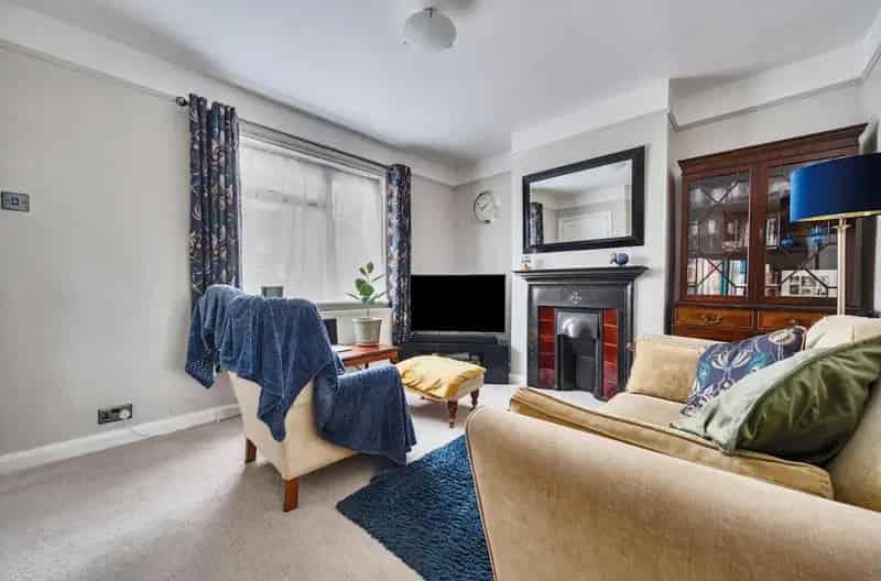 3 Bed House for Sale - Family Home with Garden and Driveway Parking