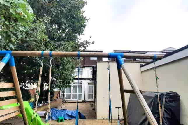 Semi-detached House for Sale in London E5