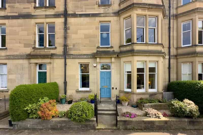 2 Bedroom Flat for Sale in Edinburgh