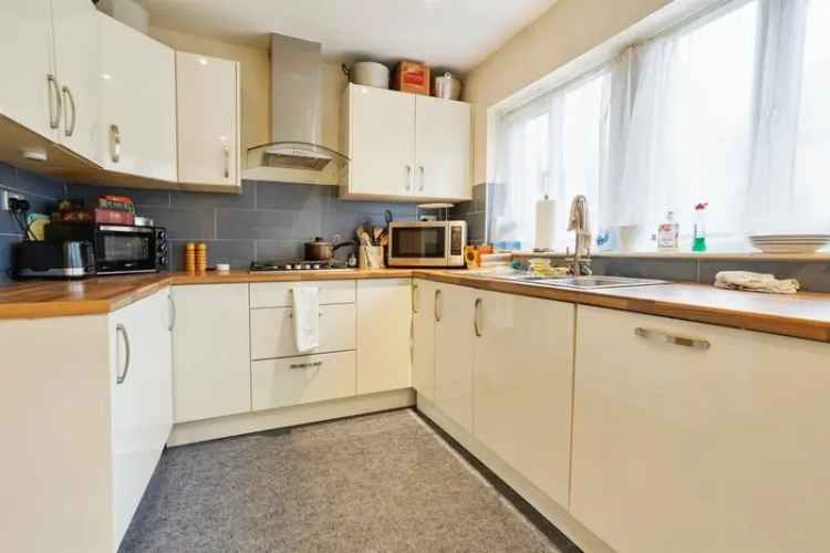 3-Bedroom Detached Bungalow with Garden Room and Stunning Views