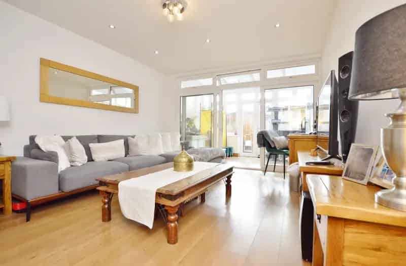 3 Bedroom House For Sale in Stratford