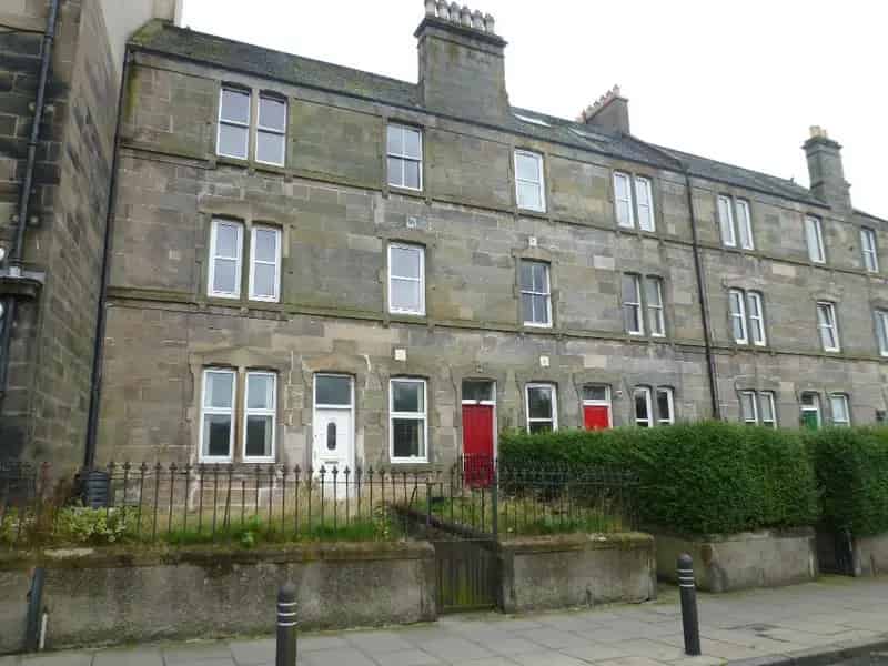 2 Bedroom Furnished Flat to Rent in Abbeyhill Edinburgh