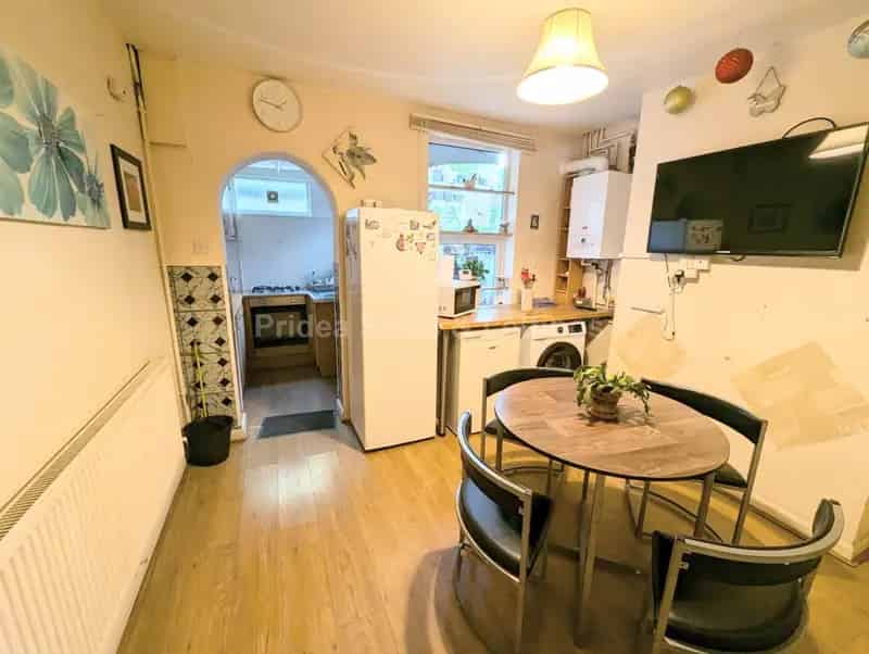 2 Bedroom Terraced House to Rent Near City Centre