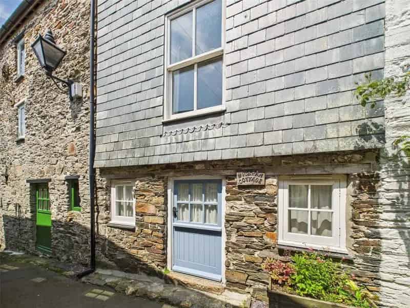 1 Bedroom Cottage for Sale in Calstock Cornwall