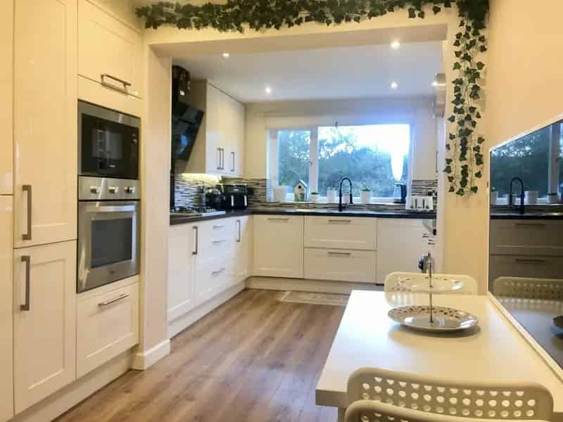 Three Bedroom House in Baswich - Zero Deposit Available