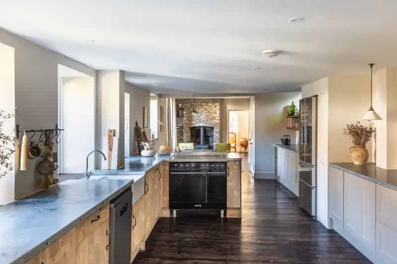 5-Bedroom House with Annexe For Sale in Frome Somerset