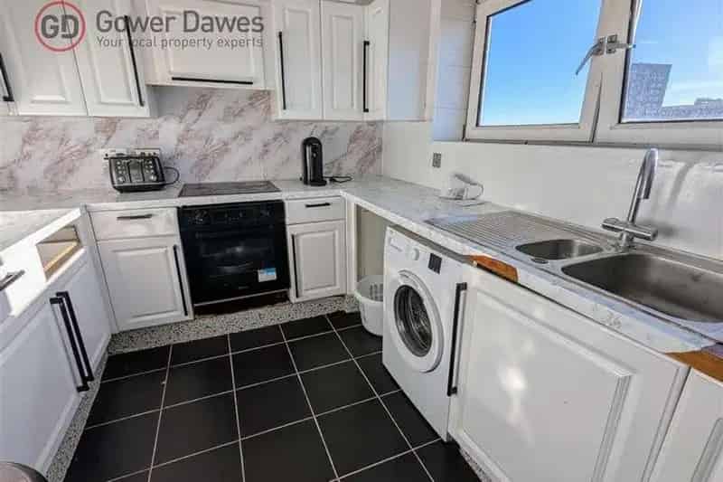 1 Bedroom Flat for Sale Near Barking Riverside Station