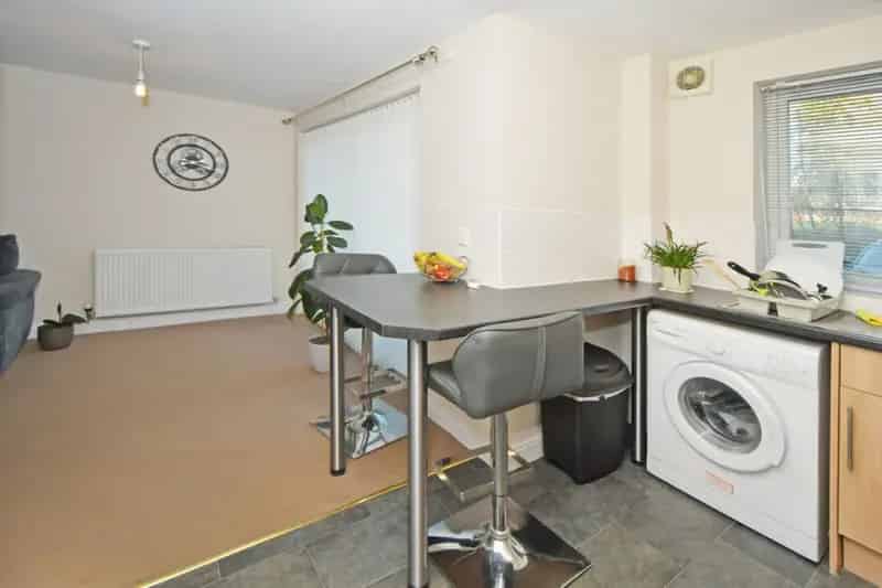 2 Bedroom Flat For Sale With Allocated Parking