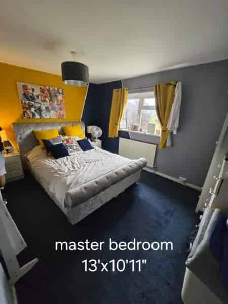 3 Bed End Terrace House Near Schools Large Garden