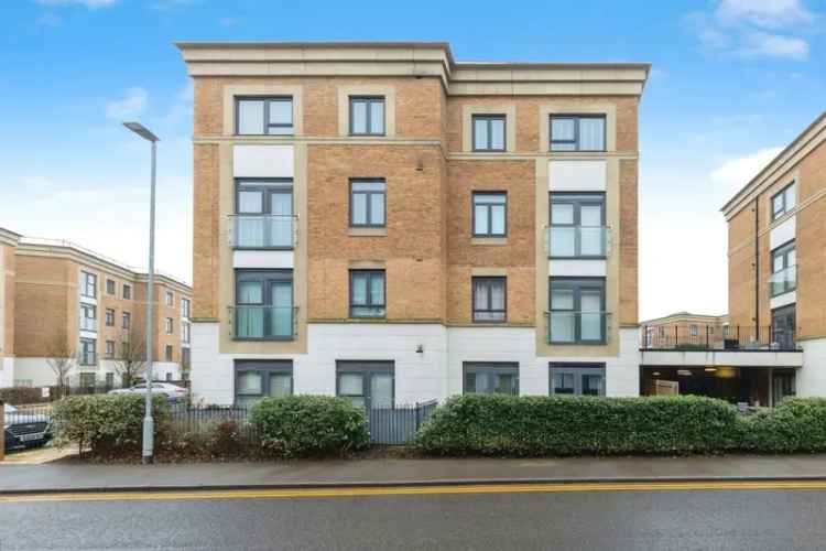 Modern 1-Bed Ground Floor Apartment Near Hertford East Station