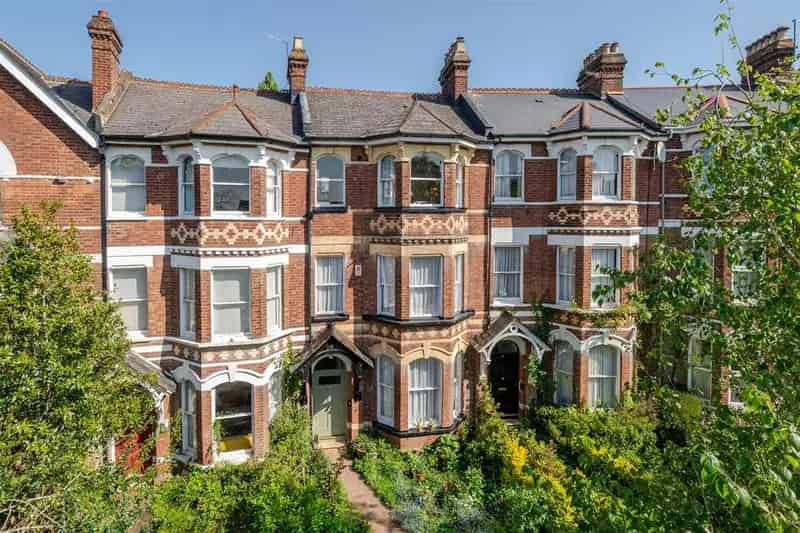 5 Bedroom Terraced House For Sale