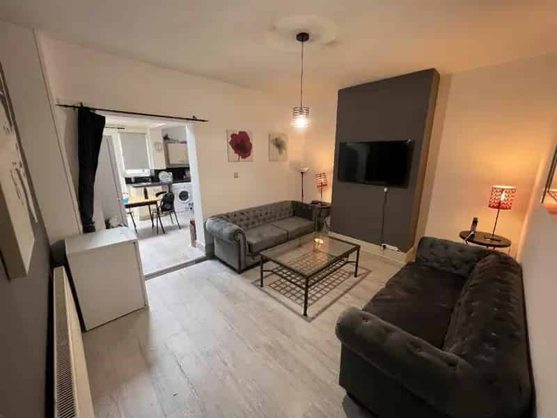 6 Bedroom House Student Accommodation 2025/26