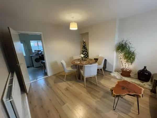 3 Bed Semi-Detached House Wolverhampton Family Home Gas Central Heating