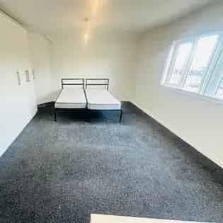 2 rooms flat of 163 m² in Birmingham