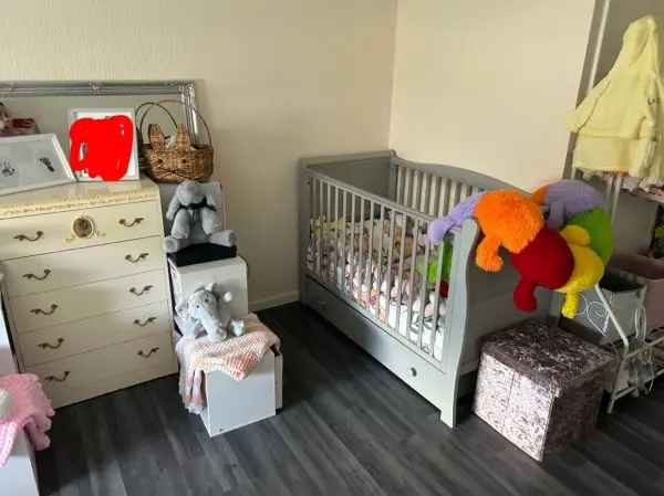 Flat For Rent in Rochford, England