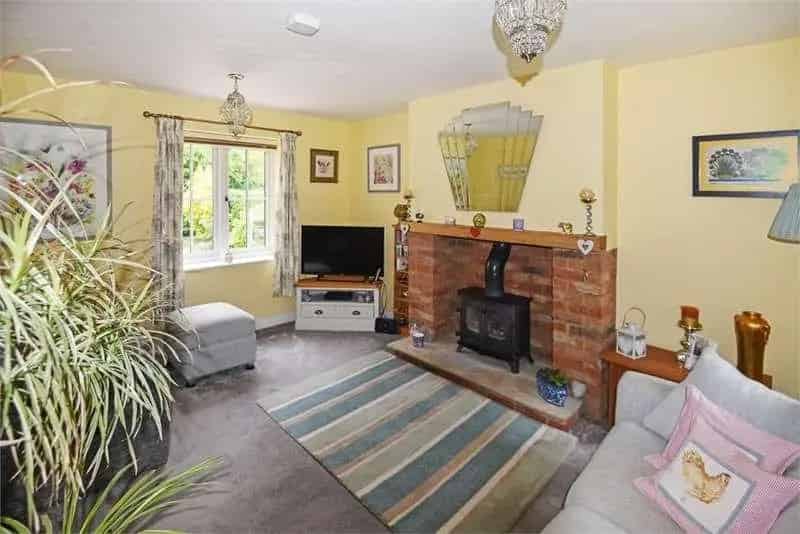 4 Bed House For Sale Modern Amenities Charming Features