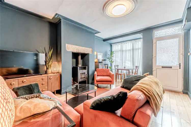 3 Bedroom Terrace House in Kirkstall Near Forge Station
