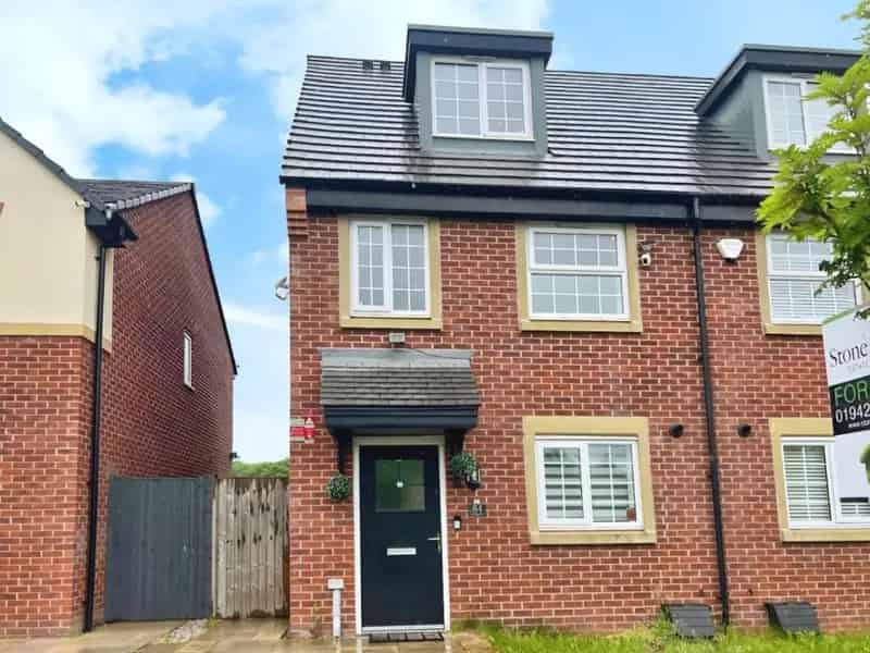 3 Bed Semi Detached House For Sale