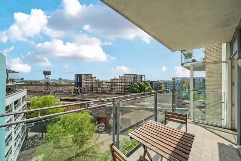 Two Bedroom Two Bathroom Apartment with Balcony and Views