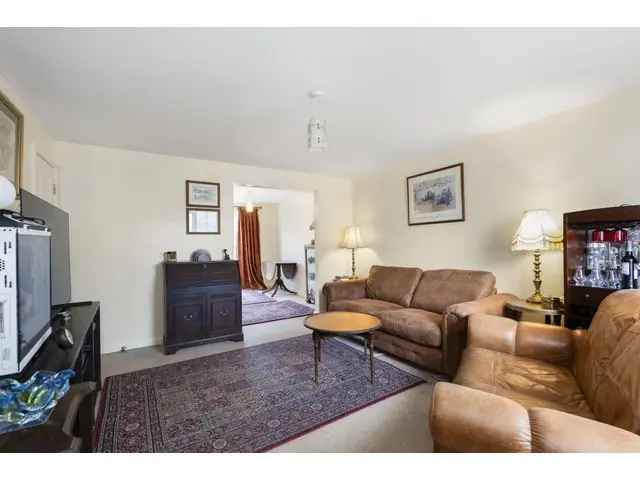 5 Bedroom Detached House for Sale in Prestonpans