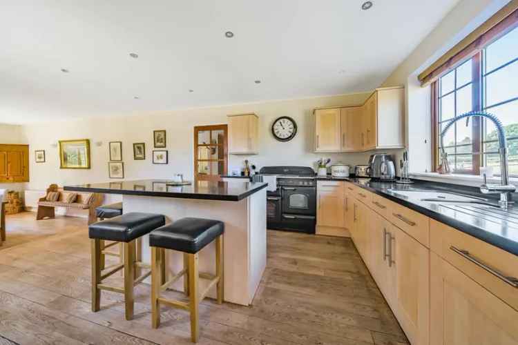 6 Bedroom Farmhouse with Equestrian Facilities and Cottage