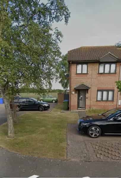 3 Bedroom End Terrace House Near Seaside