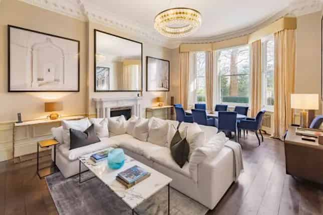 Luxury 4-Bedroom Apartment in Knightsbridge