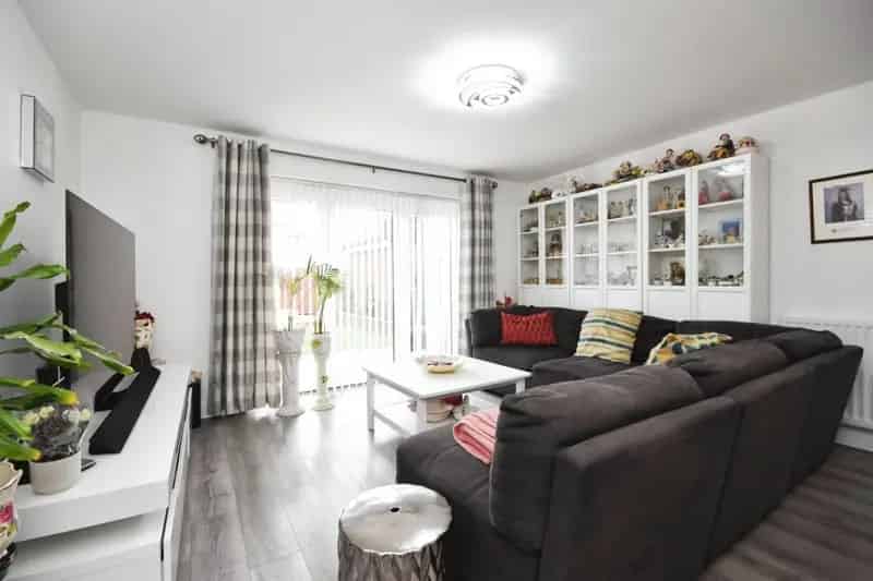 4 Bedroom Family Home with Garage and Garden