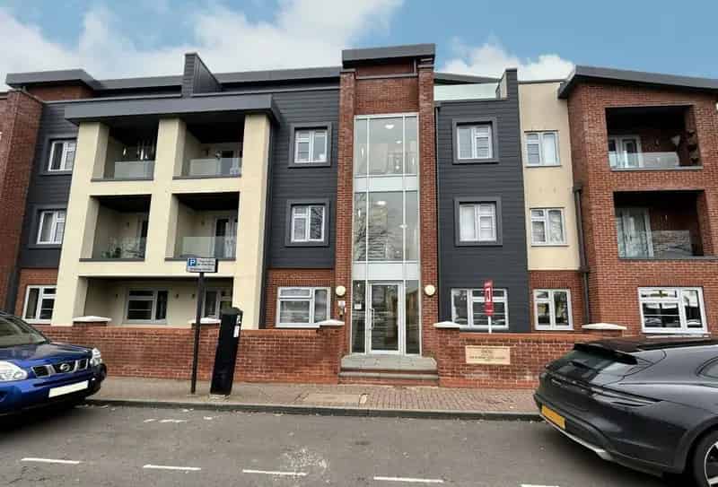 1 Bedroom Ground Floor Apartment For Sale