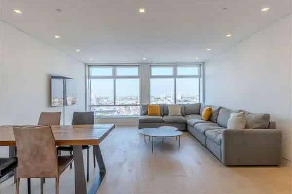 Luxury 2-Bed Apartment in Centre Point with Mayfair Views