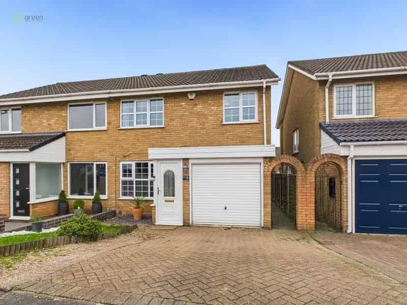 3 bedroom semi-detached house for sale