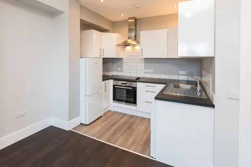 1 Bedroom Flat to Rent Newly Refurbished Top Floor South City