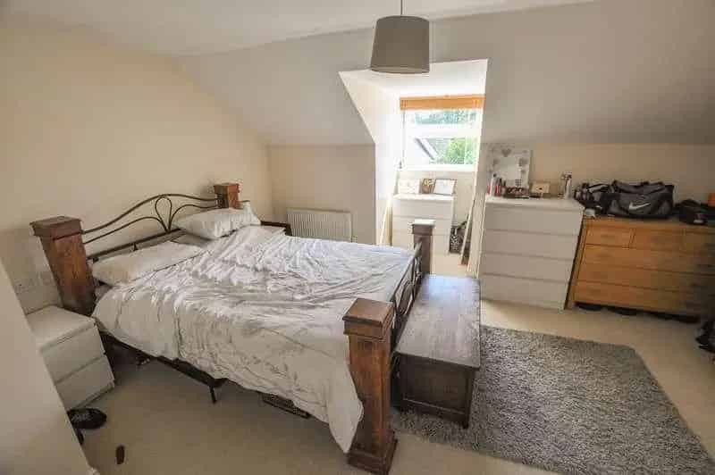 2 bed house for sale