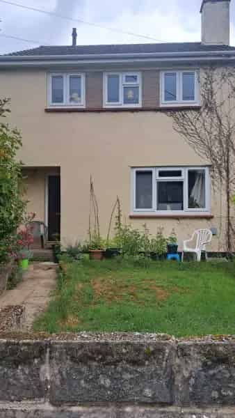 3 Bed Semi Detached House Lovely Village Private Car Park