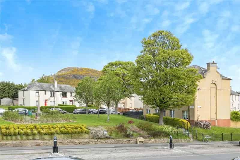 2 Bedroom Flat for Sale in Edinburgh