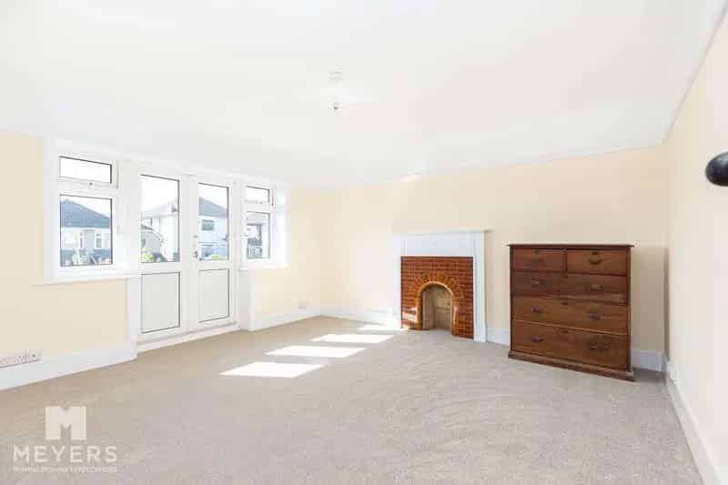 3 Bedroom Detached House For Sale Boscombe East