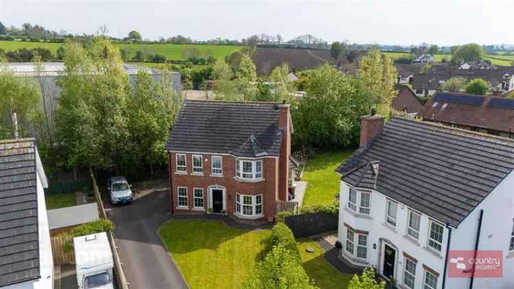 4 Bed Detached House With Large Garden and Ample Parking